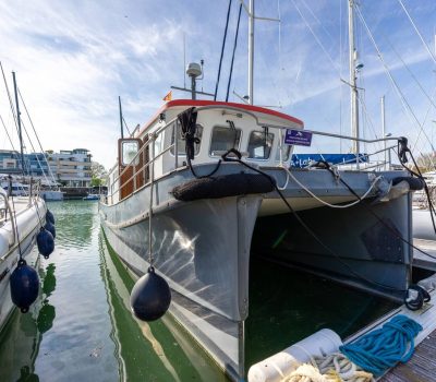 Catamaran au cœur de La Rochelle